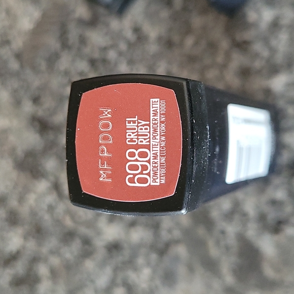 Maybelline #698 Cruel Ruby Lipstick - Picture 5 of 6
